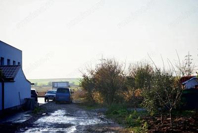 Teren langa case cu dubla deschidere si utilitati aproape - 10