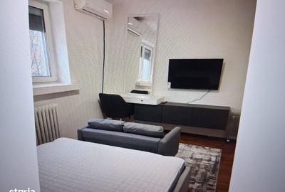 Garsonieră decomandată în Tei