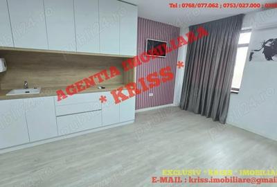 Spațiu comercial, de 950 mp, în Central