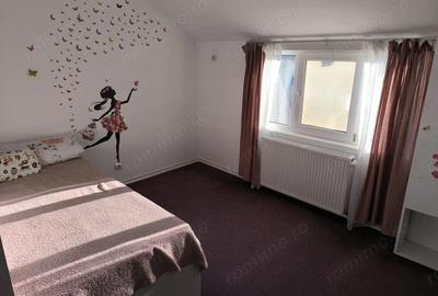 Apartament cu 3 camere decomandat în Aradului