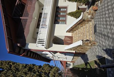 Casa caramida D+P+E+M 356m , bucatarie de vara 58m , teren 385 m - 3