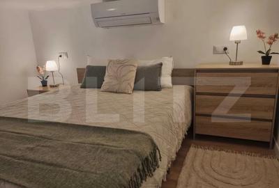Apartament cu 3 camere semidecomandat, mobilat în Central