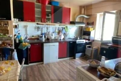 Apartament cu 5 camere decomandat în Central - 1