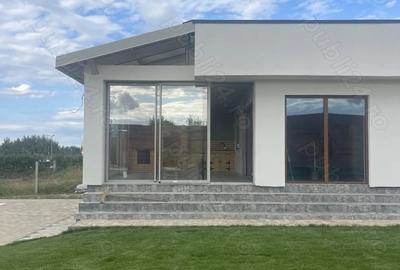 Casă cu 3 camere cu Teren 2832 Mp în Apa - 3