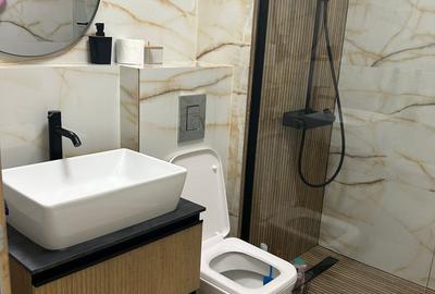 Apartament 3 camere | Parter | Zona Moinești | Dormitor matrimonial cu baie - 11