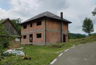 Casă cu Teren 3765 Mp în Mănăstire - 8