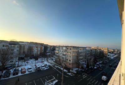 Apartament decomandat cu 3 camere - Cartier E3 - centrala - 1