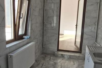Casă cu 3 camere cu Teren 234 Mp în Central - 1