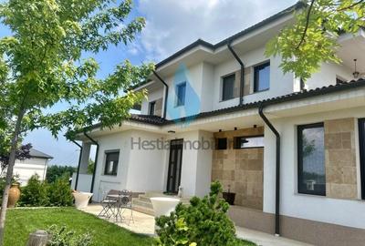 Casă cu 4 camere în Bucium
