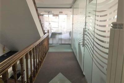 Birou, de 22 mp, în Capitol - 3