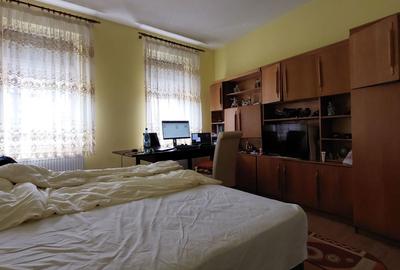 Casă cu 6 camere cu Teren 300 Mp în Muncitoresc - 3