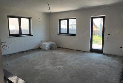 Casă cu 5 camere în Central - 2