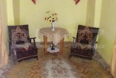 Casă cu 4 camere cu Teren 5450 Mp în Central - 5