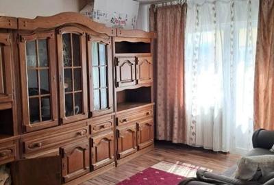 Apartament cu 3 camere decomandat în Central - 1