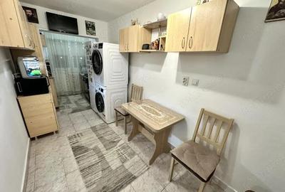 Garsonieră decomandată în Tolstoi