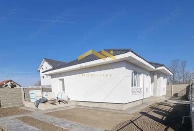 Casă cu Teren 400 Mp în Sânmihaiu Român