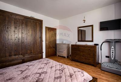 Casa cu 2 corpuri, piscina si 3.235 mp teren in Ghioroc - 15
