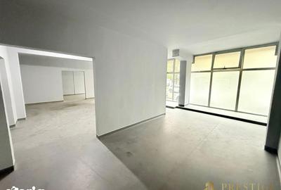 Spațiu comercial, de 205.26 mp, în Decebal - 11
