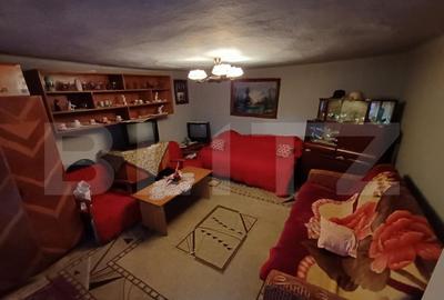 Casa cu 3 camere, 80 mp + 11 arii teren, Localitatea Teaca - 1