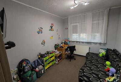 Apartament cu 3 camere decomandat în Dâmbovița - 4