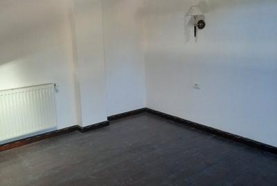 Predeal-Apartament cu trei camere de vacanta - 5