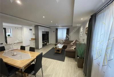 Casă cu 5 camere cu Canalizare în Cristian