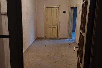 Casă individuală cu 12 camere cu Teren 160 Mp în Dorobanți - 17