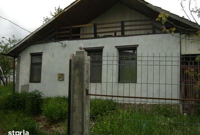 Casă cu 4 camere cu Teren 180 Mp în Central - 2