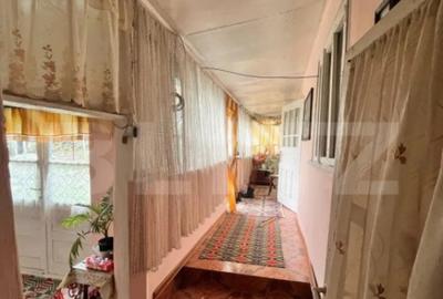 Casă cu 4 camere cu Teren 4600 Mp în Central - 1