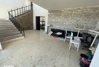 Spațiu comercial, de 2,880 mp, în Central - 13