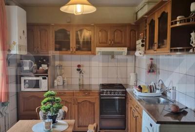 Apartament de vanzare, cu 3 camere, 91 mp, zona Bl. Closca - 10