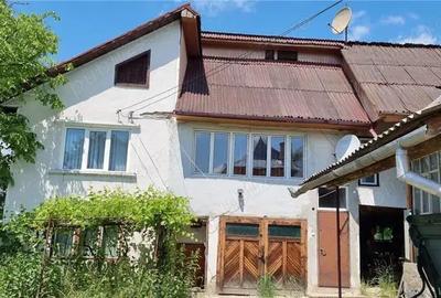 Casă cu 6 camere cu Teren 1224 Mp în Năsăud - 2