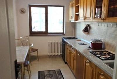 Apartament cu 3 camere semidecomandat în Tei - 1