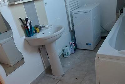 Vindem Casa la Satulung - 9