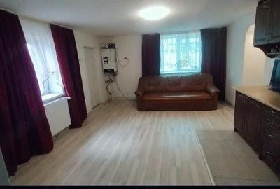 Casă cu Teren 740 Mp în Central - 3