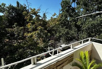 Apartament cu 3 camere semidecomandat în Complex Studențesc