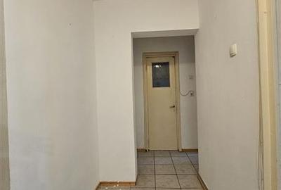 Apartament cu 3 camere decomandat în Giurgiului - 8