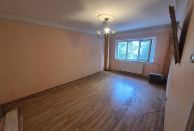 Apartament cu 2 camere decomandat în Calarași 4 - 1