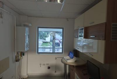 Spatiu comercial de inchiriat, zona - 4