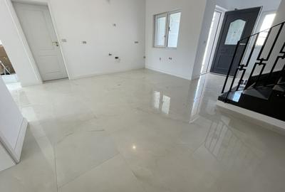 Duplex cu 5 camere cu Canalizare în Dumbrăvița - 1