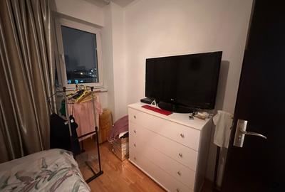 Apartament cu 3 camere semidecomandat, mobilat în P-ța Victoriei - 13