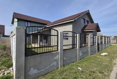 Casă cu 7 camere cu Teren 300 Mp în Cumpăna - 3