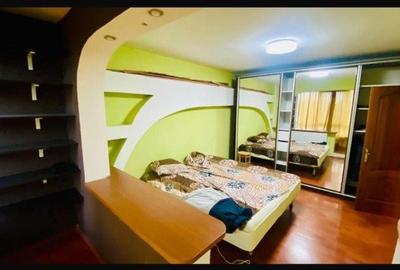 Apartament cu 4 camere decomandat în 1 Decembrie 1918 - 1