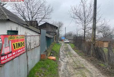 Teren de 2200 mp, în Parcheș - 3