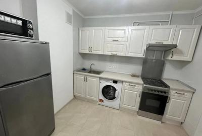 Garsonieră decomandată în Girocului