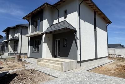 Casă cu 4 camere în Popoveni - 1