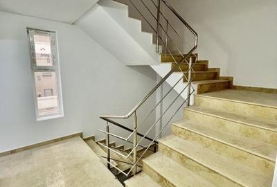 Apartament cu 4 camere semidecomandat în Unirii - 26