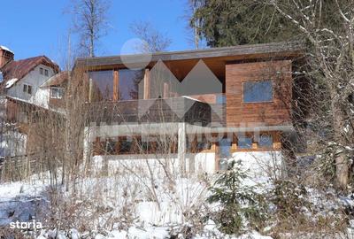 Casă cu 5 camere cu Teren 1600 Mp în Central