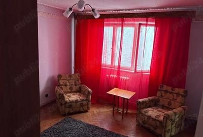 Apartament cu 3 camere semidecomandat în Central - 2