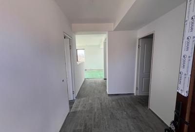 Casă cu 4 camere cu Teren 440 Mp în Tunari - 1